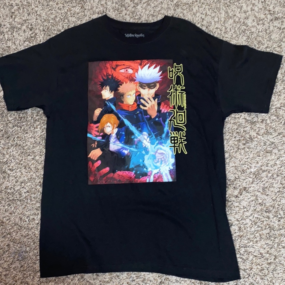 Men’s black Jujutsu Kaisen shirt, size L